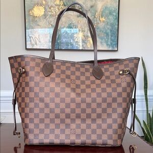 Louis Vuitton Neverfull Tote Bag